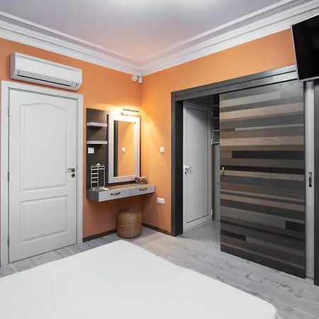 Classic Elegance In Central Varna Apartamento